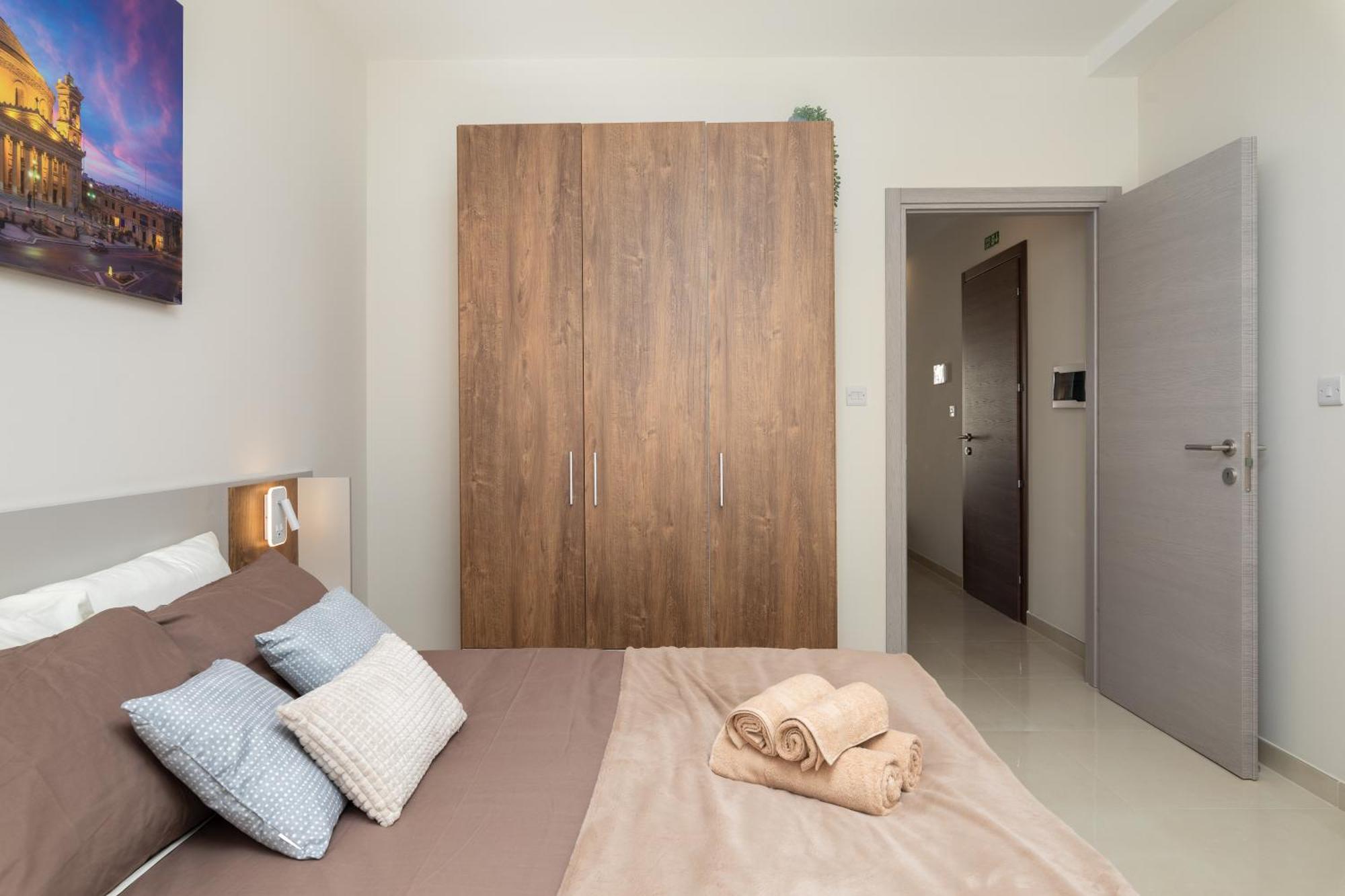 Edka Suites - Modern Sunlit 2Bd Apartments With Balconies - Close To Sliema Promenade, St Julian'S & St Georges Bay Gzira Extérieur photo