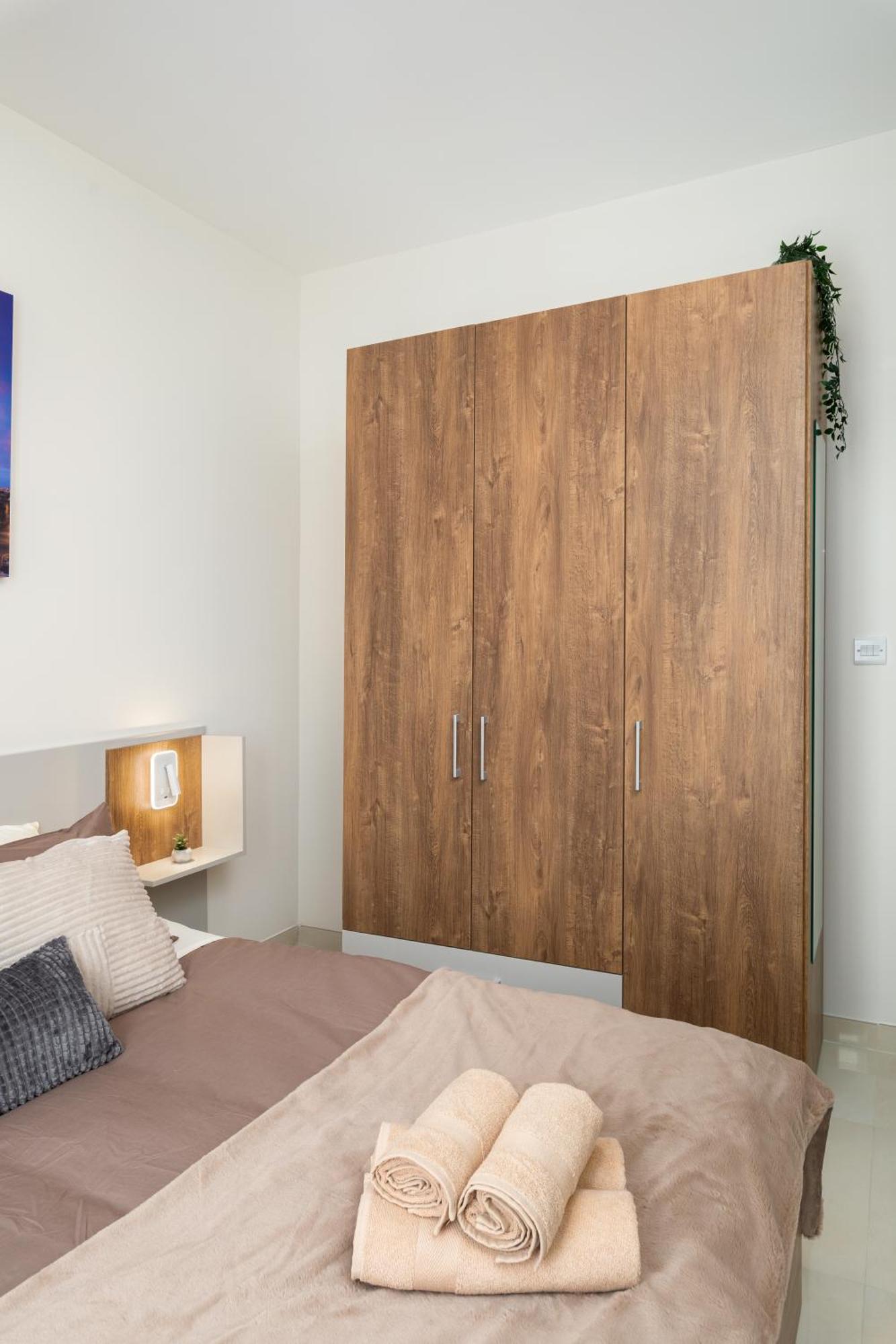 Edka Suites - Modern Sunlit 2Bd Apartments With Balconies - Close To Sliema Promenade, St Julian'S & St Georges Bay Gzira Extérieur photo