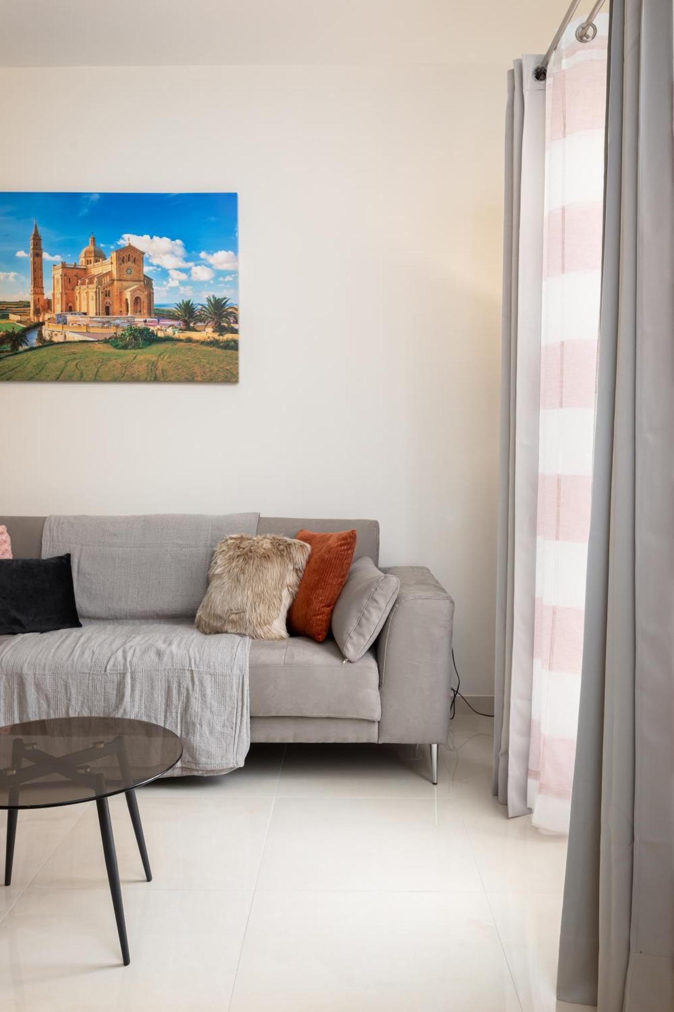 Edka Suites - Modern Sunlit 2Bd Apartments With Balconies - Close To Sliema Promenade, St Julian'S & St Georges Bay Gzira Extérieur photo
